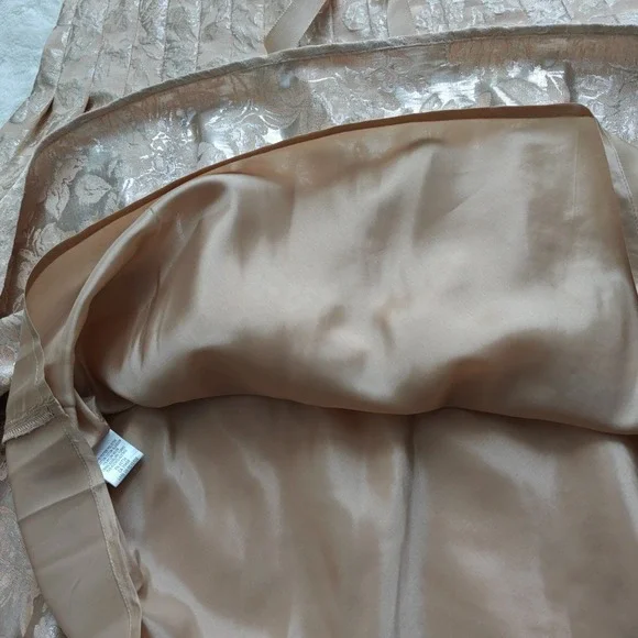 BCBGMAXAZRIA‎ Peach Pink Beige Jacquard Brocade Skirt Lined Metallic Floral Sz S - Picture 9 of 9